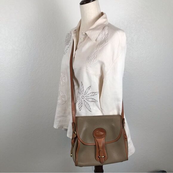 Dooney & Bourke Vintage Essex saddlebag taupe & cognac AWL pebble crossbody bag - Picture 2 of 15
